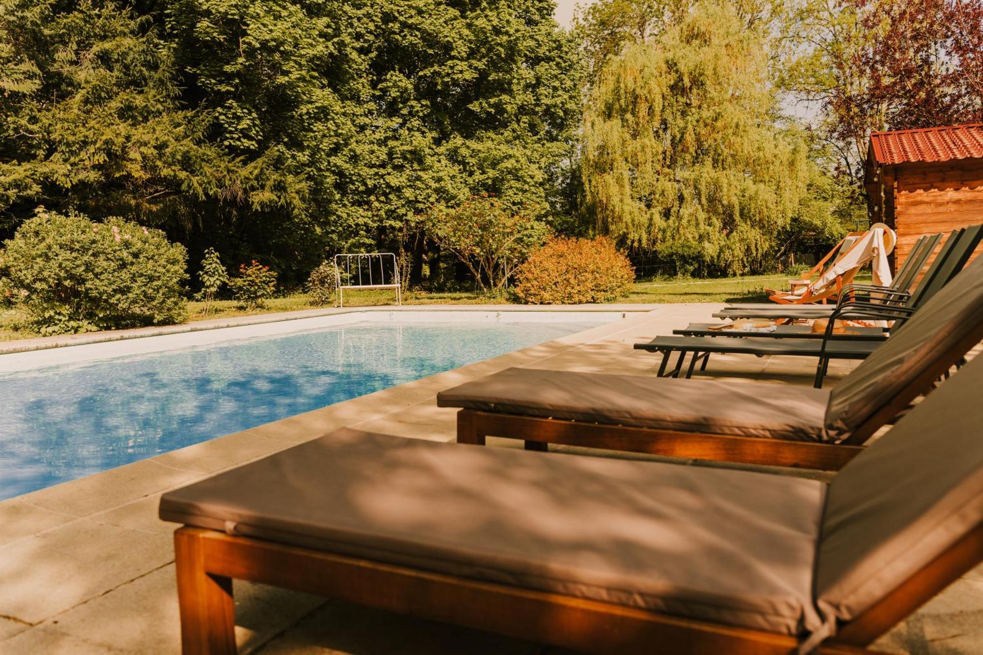 Maison D'Hotes Et Gite De Charme Avec Piscine, La Lhuiseraie ภายนอก รูปภาพ